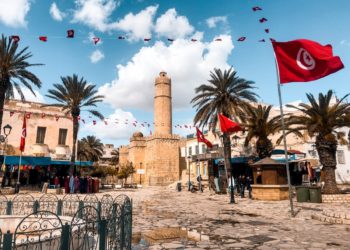 قدرة كبيرة للشعب التونسي على التكيف مع الاحداث.. إنه شعب لا يستسلم! توافق ايطالي فرنسي من أجل نجدة تونس