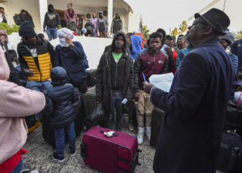                                                                                                                                                                           هل يجب على الرئيس قيس سعيّد أن يعتذر؟