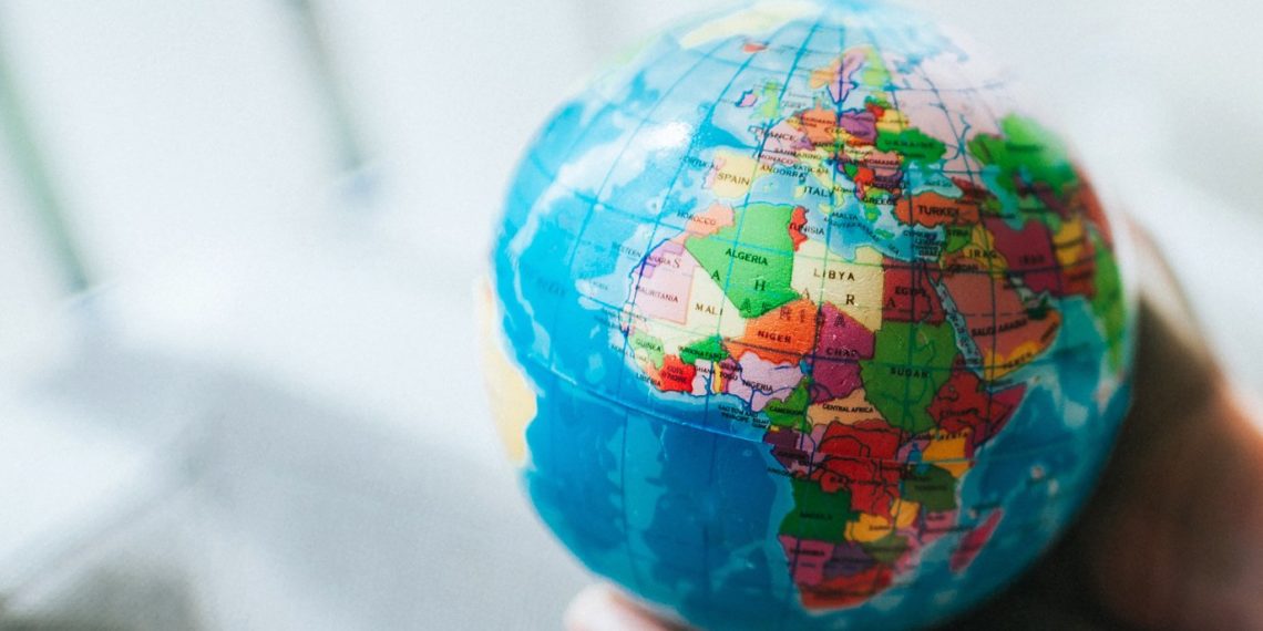 إشارات أحمد الحمروني:” ألوان إفريقيّة “