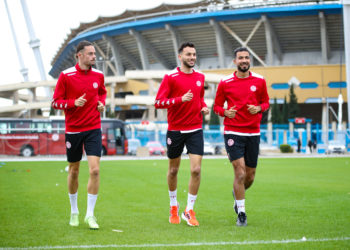 لاعبو المنتخب الوطني يعدون بالتألق أمام ليبيا