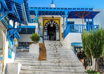 والي تونس يقدم توضيح بخصوص غلق مقهى “العالية”