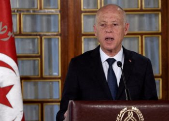 الغارديان البريطانية: “اعتقال راشد الغنوشي  تعبير عن حالة قاتمة تعيشها تونس” و”سياسات سعيّد تأخذ البلاد نحو مصير مجهول”