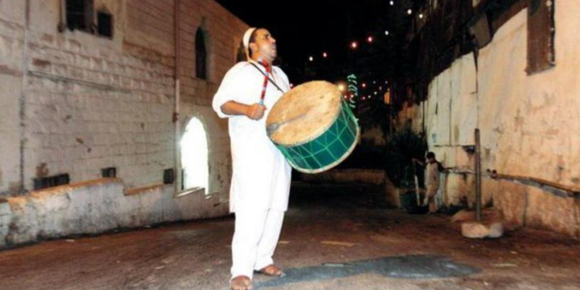        بينما انقرض “بوطبيلة” في تونس… لا رمضان دون ” مسحّراتي” في مصر