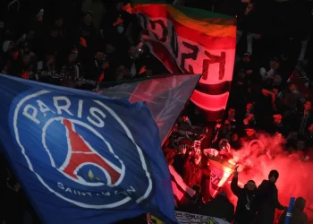 جماهير باريس سان جيرمان تهاجم  الاتحاد الفرنسي بسبب عدم احترامه للاعبين الصائمين