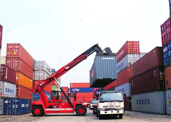 العجز التجاري يتعمق ويبلغ نسبة 15،8 بالمائة