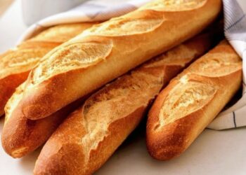 وزيرة التجارة  تؤكد استرجاع الخبز لنسق التزويد العادي