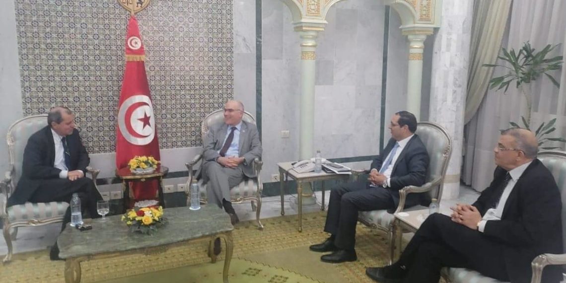 وزير الخارجية يلتقي برئيس غرفة التجارة والصناعة لتونس