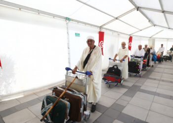 اليوم: انطلاق أول رحلة للحجيج التونسيين نحو المدينة المنورة