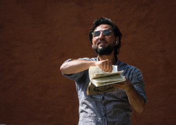 ماذا يريد السويديون بحرق نسخة من القرآن الكريم؟