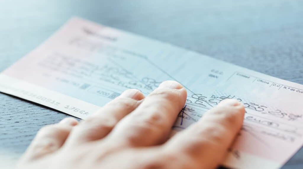 ارتفاع قيمة الشيكات المرتجعة الى 818 مليون دينار نهاية مارس 2023 وسط صمت البنك المركزي حول تنقيح قانون الشيكات