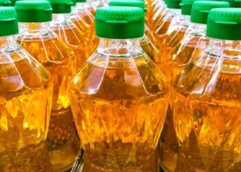 وفق مجمع معلبي الزيت: بداية من يوم غد الانطلاق في توزيع الزيت النباتي المدعم على المزودين