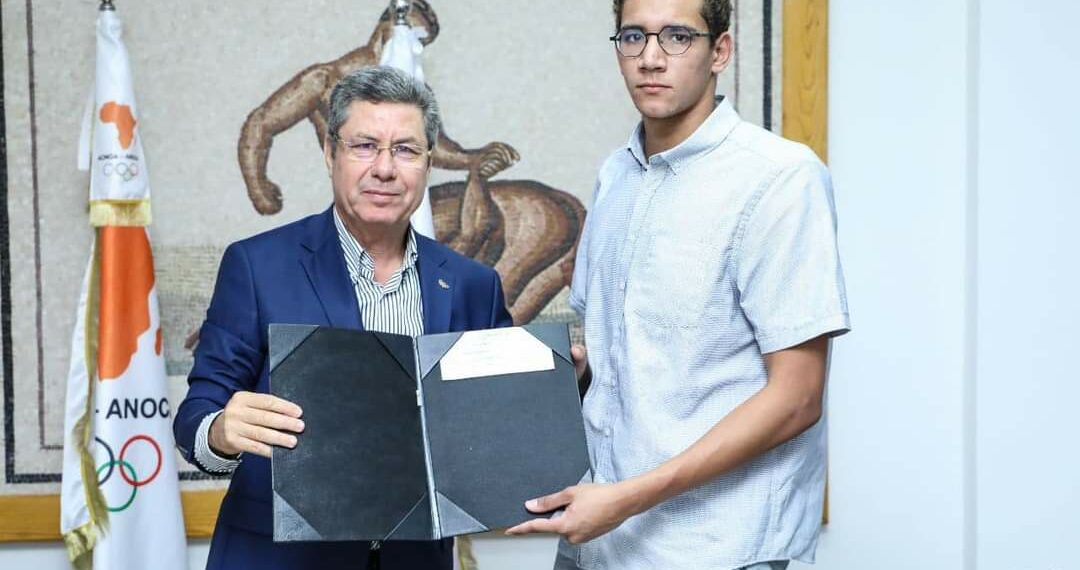 تكريم ومنحة مالية للبطل أيوب الحفناوي من اللجنة الأولمبية