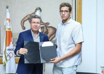 تكريم ومنحة مالية للبطل أيوب الحفناوي من اللجنة الأولمبية