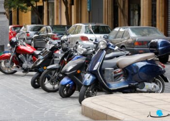 رخص السياقة إجبارية لأصحاب الدّراجات النارية الصغيرة والمتوسطة