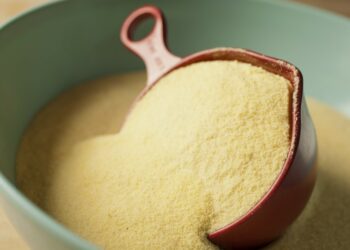 إستئناف تزويد محلات صنع الخبز غير المصنفة بمادتي الفارينة والسميد