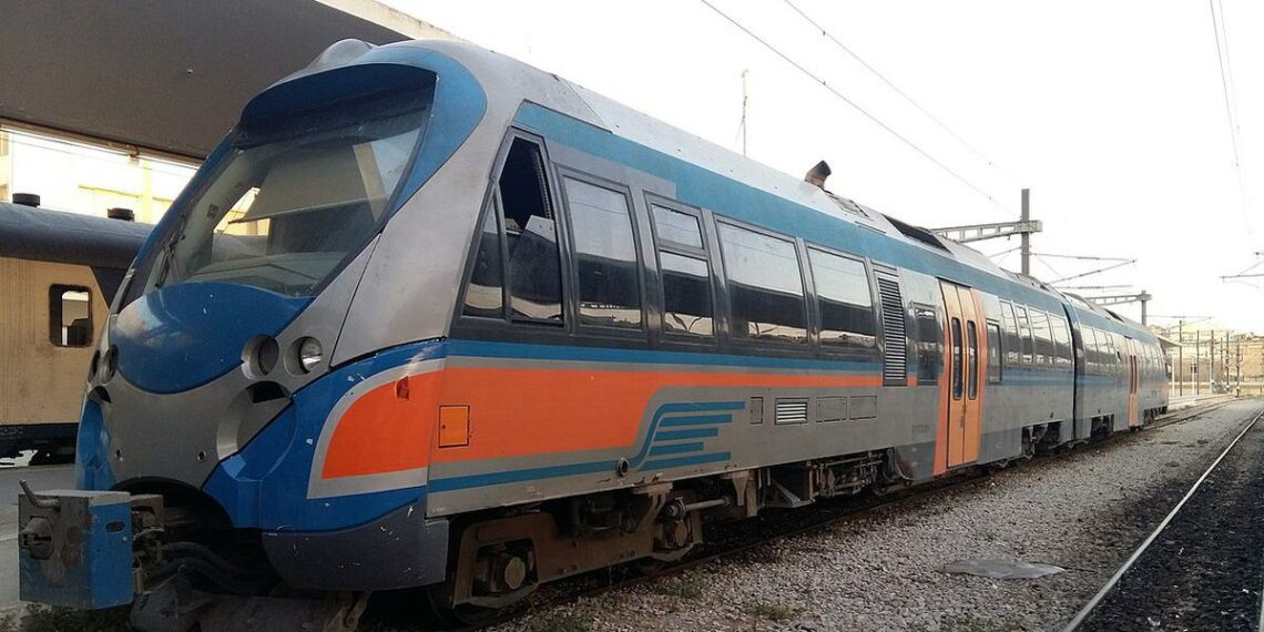 على متن قطار مقرين رادس: محاصرة وإيقاف 6 عناصر إجرامية