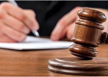 بتهمة التدليس: فتح تحقيق ضد عدد من المسؤولين بالجامعة التونسية لكرة القدم