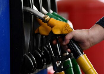 تأجيل إضراب عمال نقل المحروقات