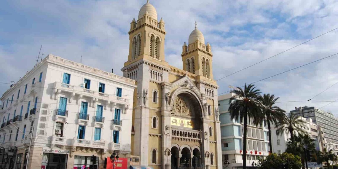 تحرير بعض الانهج وسط العاصمة من تفاقم الانتصاب الفوضوي ينبئ باستفاقة وكأن غيبوبة لم تكن