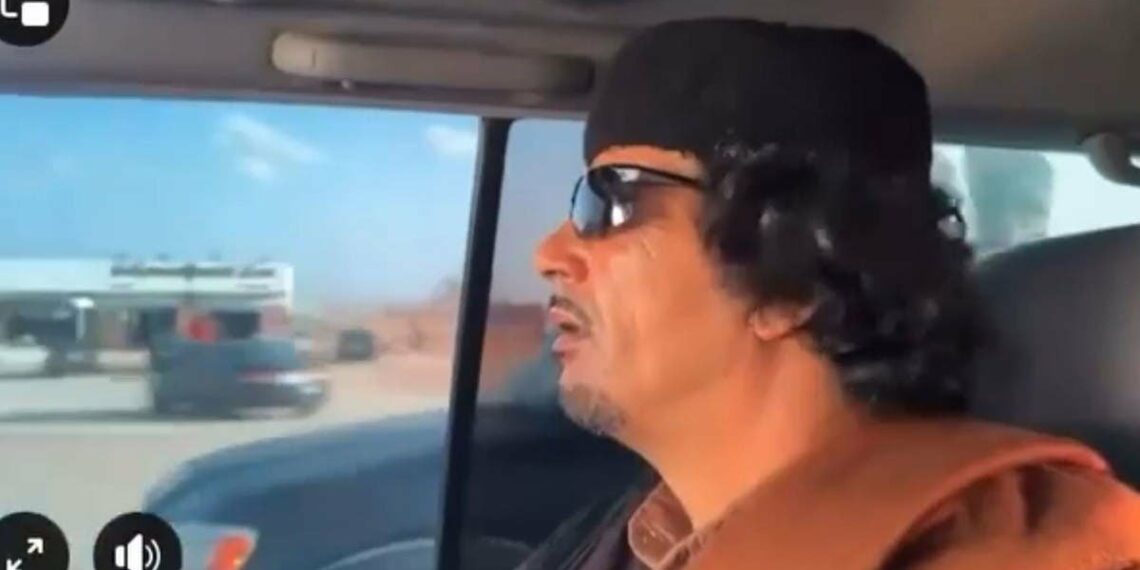 وسط ترحيب وهتاف الليبيين: ظهور شبيه معمر القذافي