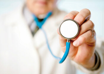 وزير الصحة: “من الضروري إرساء الوكالة الوطنيّة للأدوية ومواد الصحّة”