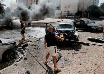 القناة 12 الإخبارية الإسرائيلية: “قُتل ما لا يقل عن 100 إسرائيلي وأصيب أكثر من 908 آخرين في هجوم حركة حماس”