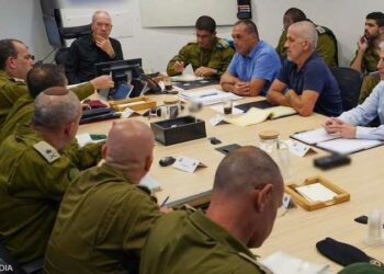 إسرائيل تعلن حصارا تاما على غزة: “لا طعام لا وقود لا كهرباء”