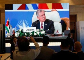 ملك الأردن يعبر عن غضبه من أعمال العنف في غزة ويؤكد: “التهجير القسري للفلسطينيين خط أحمر لنا جميعا”