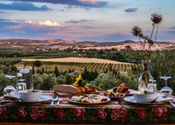 ما وراء الموسمية، نحو “السياحة على مدار العام”: الجودة وحسن الاستقبال بدون طبل ولا مزمار!!