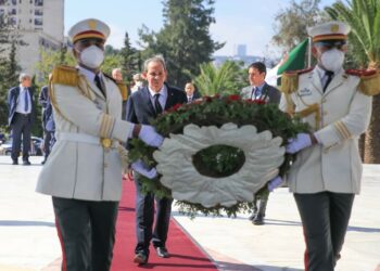 رئيس الحكومة في زيارة إلى الجزائر