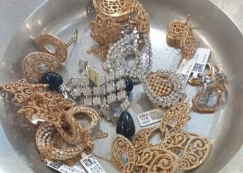 العاصمة: ضبط كمية من الذهب والألماس بقيمة 1.6 مليون دينار