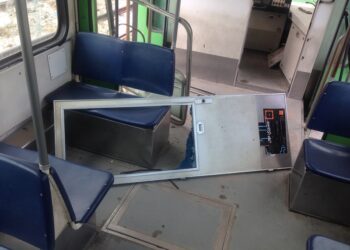 المنحرفون يعمقون مصاعب النقل في تونس