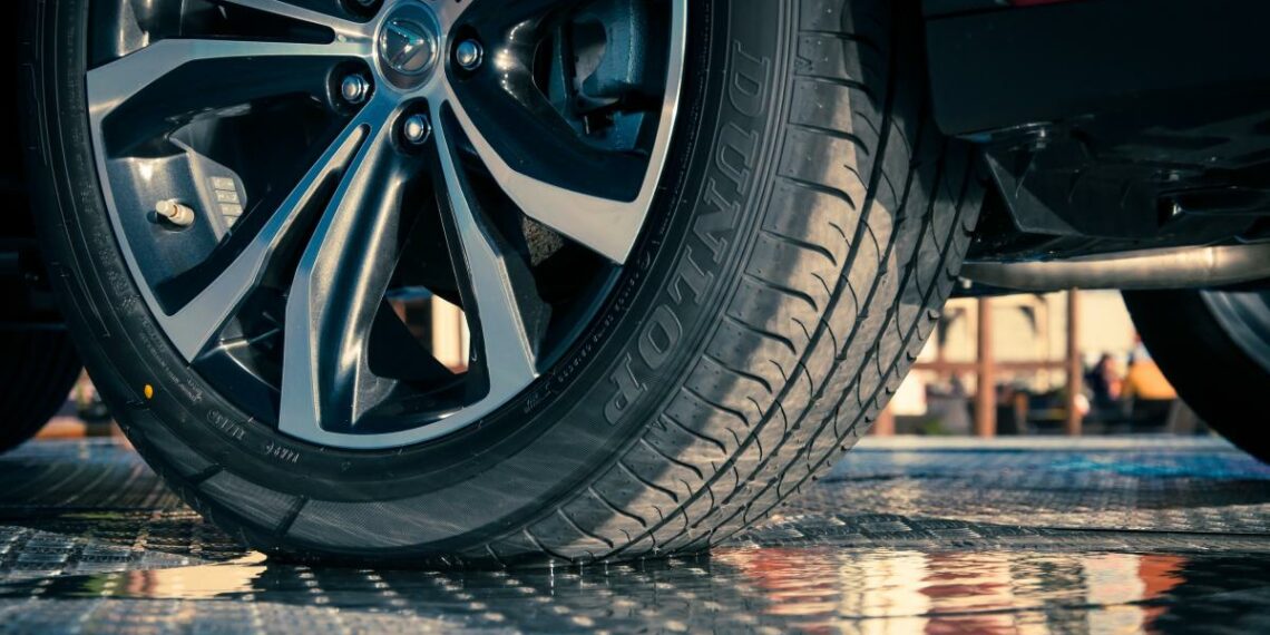 أريانة: حجز عجلات مطاطية بقيمة 950 ألف دينار بمخزنين عشوائيين