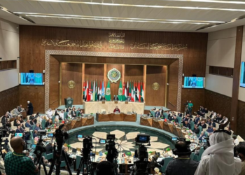 حماس تواجه إسرائيل في العلن والعرب في الخفاء