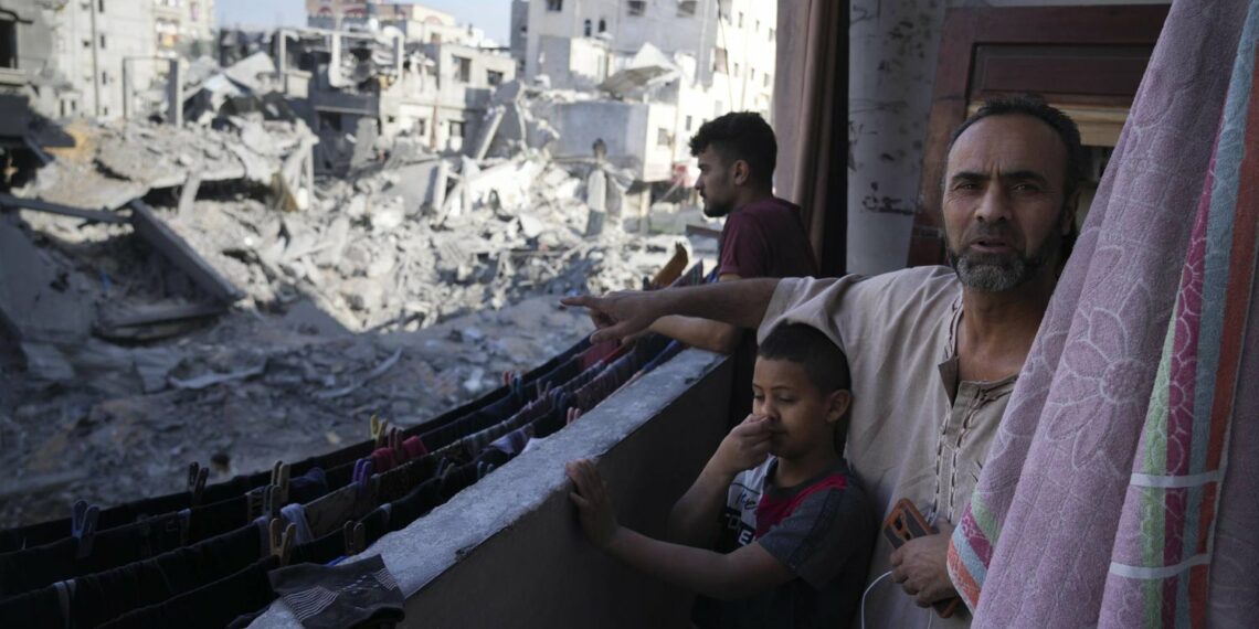 غزّة العظمى.. جاء المعلّم لينقذ الصبيّ