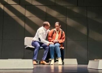 مسرحية “شعلة”: وعد بعودة مسرح شعبي