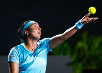 أنس جابر تنهزم أمام إيغا شفيونتيك وتودّع بطولة كانكون