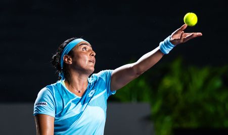 أنس جابر تنهزم أمام إيغا شفيونتيك وتودّع بطولة كانكون