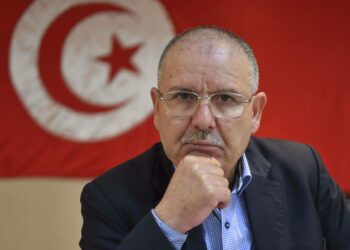 الطبوبي: “التضييق على العمل النقابي هو غطاء للقضايا الجوهرية كفقدان المواد الغذائية والأدوية وتدهور المقدرة الشرائية وضعف الأجور”