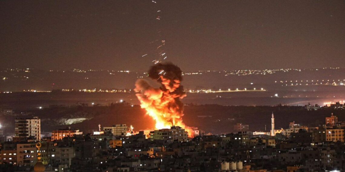       المتحدث باسم كت.ئب الق.سام ينعى زوجتة وأبناءه