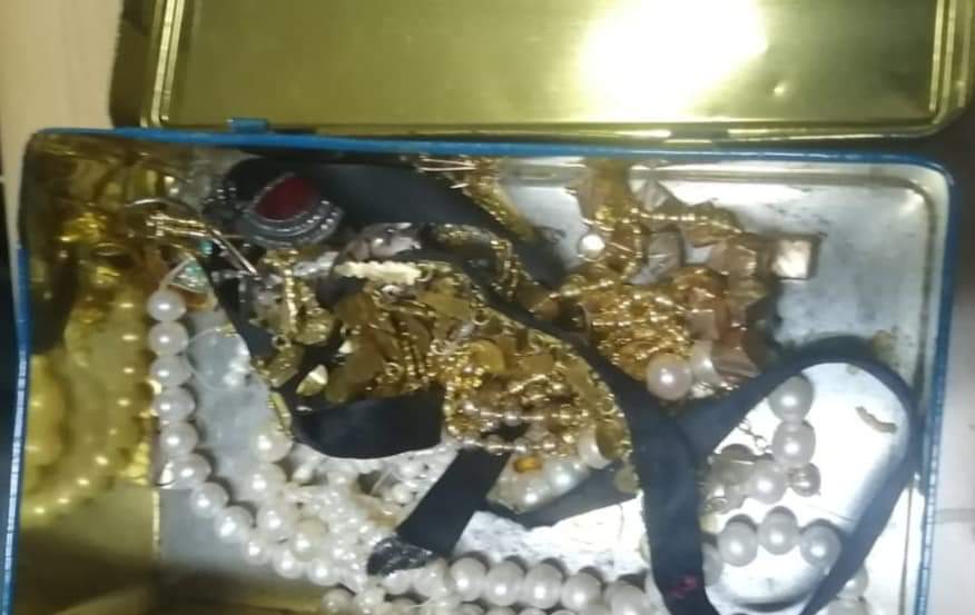 الديوانة تحجز مبالغ ومصوغ مهرّب بقيمة تفوق المليون دينار