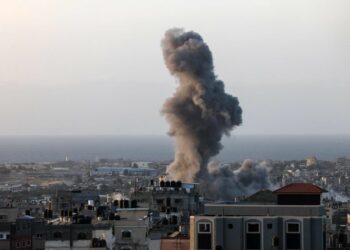 غارة إسرائيلية على غزة تودي بحياة 76 فردا من عائلة واحدة