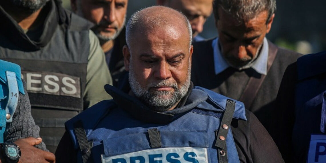 بعد ابنه حمزة.. الدحدوح يفقد فردين من عائلته في ضربة اسرائيلية جديدة