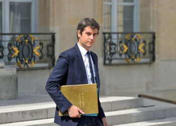 تعيين غابرييل أتال رئيسا للوزراء في فرنسا خلفا لإليزابيث بورن