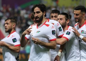 بقيادة مدرب تونسي: المنتخب الفلسطيني يمر لثمن نهائي كأس آسيا