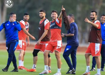 رئيس الحكومة يدعو لاعبي المنتخب الوطني “إلى تشريف الرياضة التونسية وكسب التحدي”