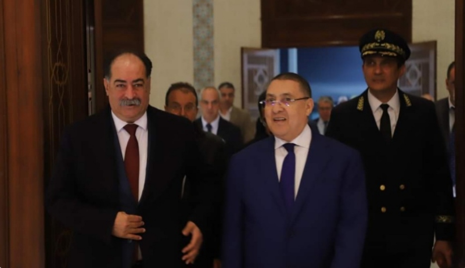 وزير الداخلية ونظيره الجزائري يوقعان “ورقة طريق” للنهوض بالمناطق الحدودية للبلدين