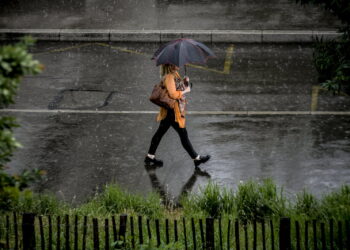 الإثنين: سحب كثيفة وأمطار بالشمال