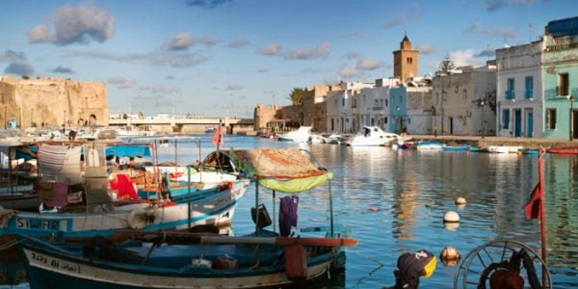 بنزرت: إيقاف وفاق إجرامي سرق يخت روسي وجلبه إلى بنزرت