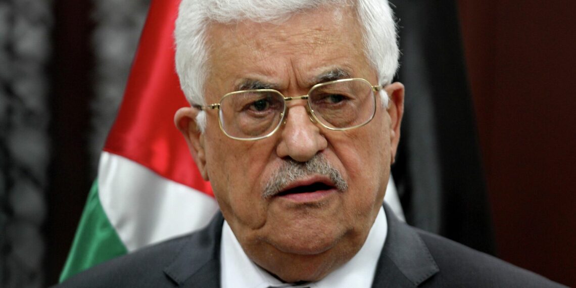 محمود عباس يقبل إستقالة الحكومة الفلسطينية